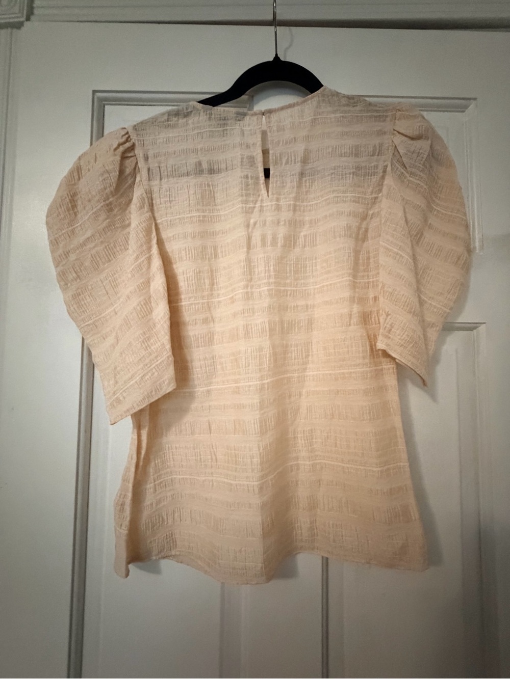 Express Textured Puff-Sleeve Top - Picture 4 of 4